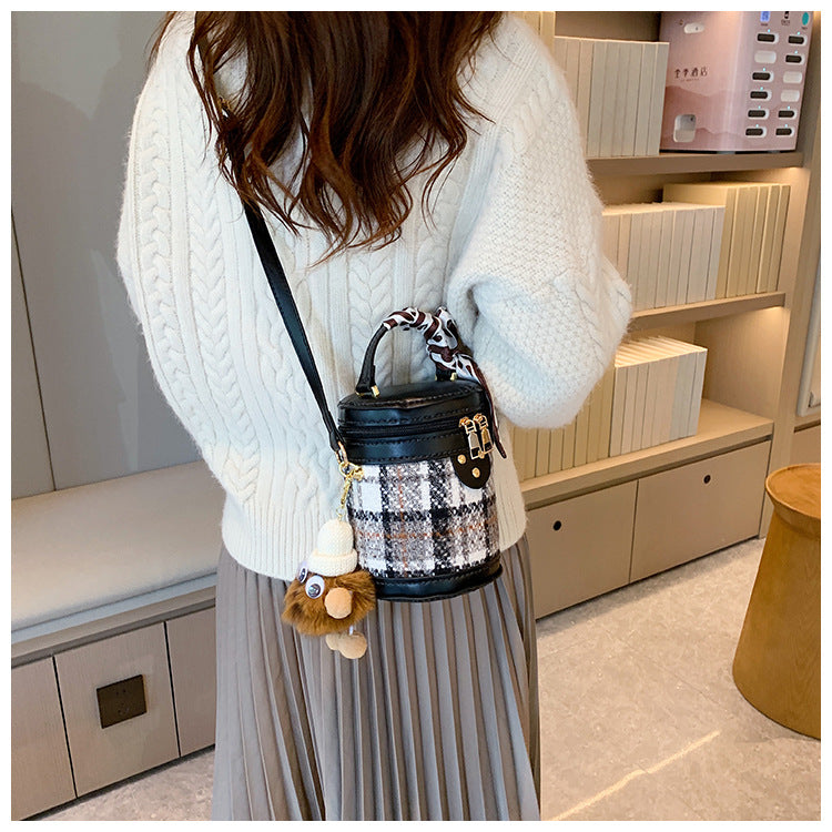 DIY Midnight Tweed Mini Bucket Bag