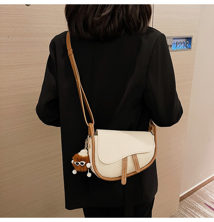 DIY Curve Saddle Bag