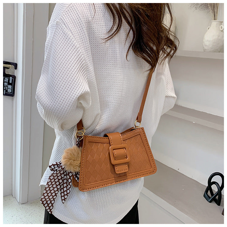 DIY Weave Buckle Bag
