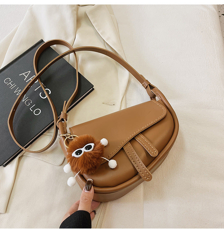 DIY Curve Saddle Bag